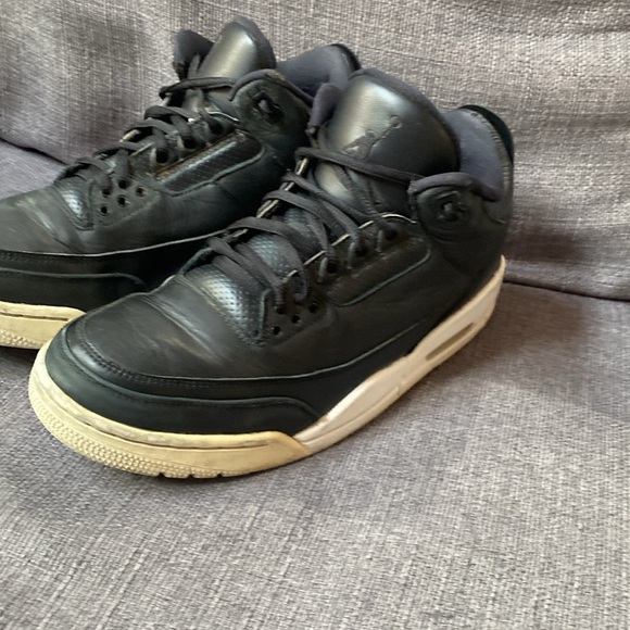 Jordan 3 Cyber Monday Men’s Size 8 - Picture 4 of 6